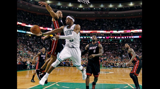 rondo celtics.jpg